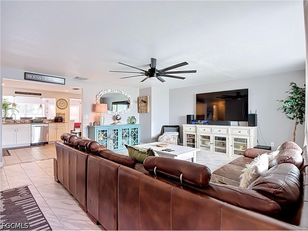 2212 Crystal Drive Fort Myers FL 33907 2026018917 image3
