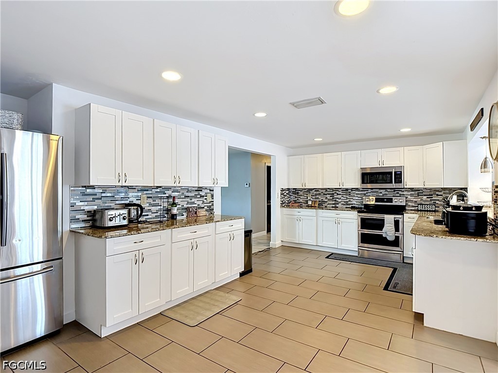 2212 Crystal Drive Fort Myers FL 33907 2026018917 image8