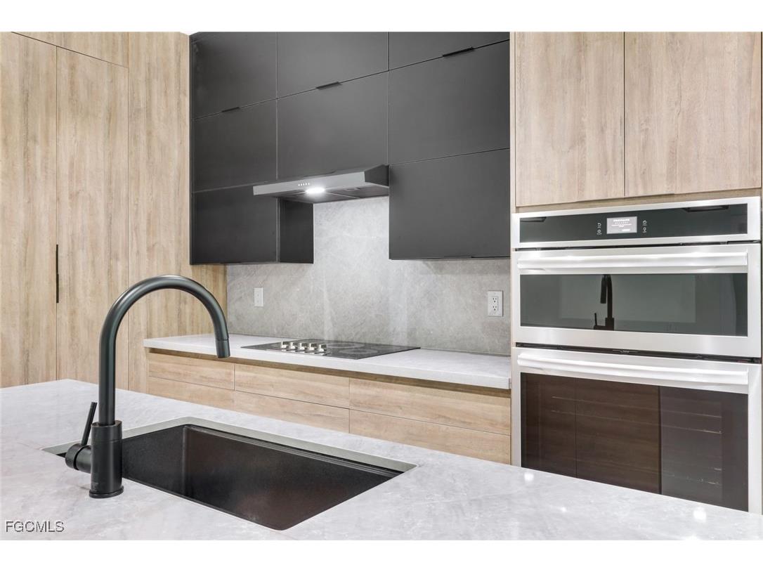 2212 NE 5th Place Cape Coral FL 33909 2026000628 image11