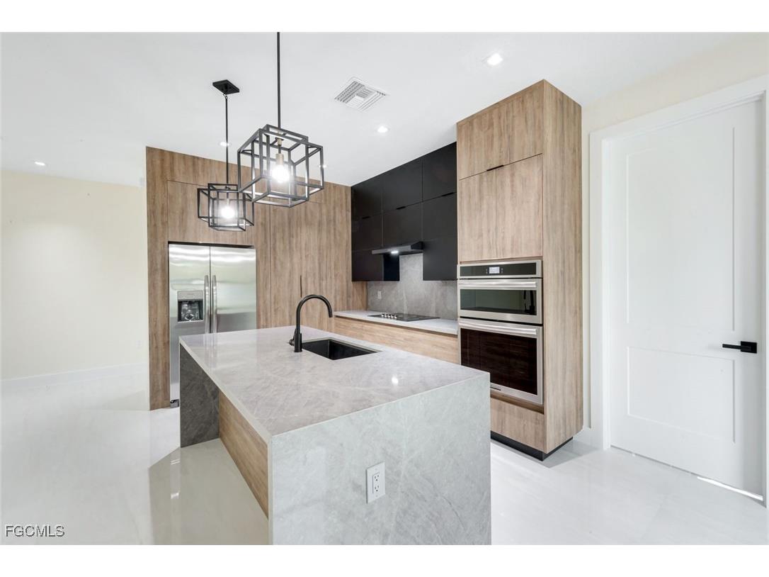 2212 NE 5th Place Cape Coral FL 33909 2026000628 image15