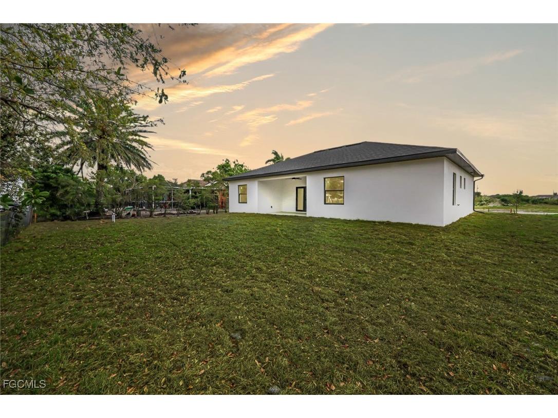 2212 NE 5th Place Cape Coral FL 33909 2026000628 image3