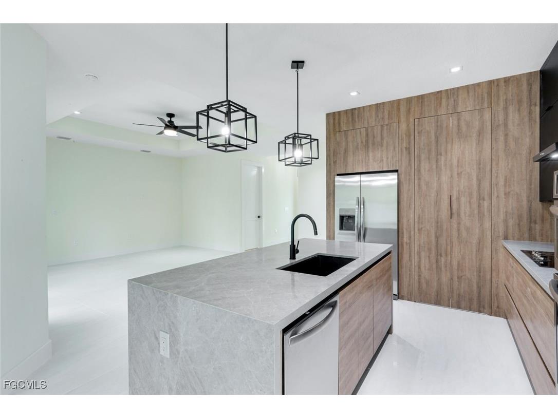 2212 NE 5th Place Cape Coral FL 33909 2026000628 image8