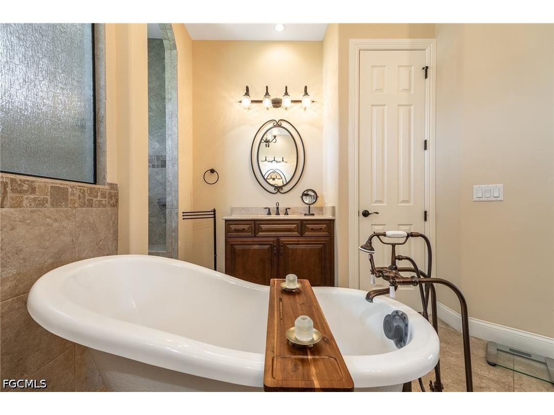 2213 SE 19th Avenue Cape Coral FL 33990 2026028598 image26