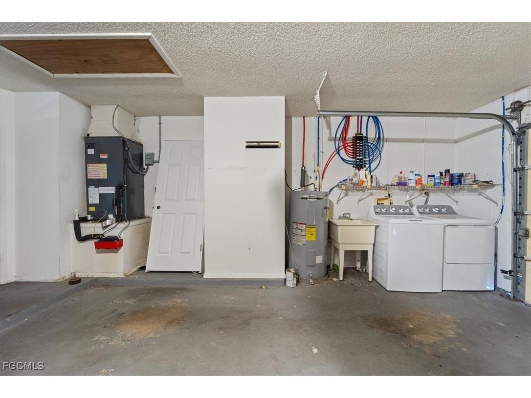 2213 SE 7th Street Cape Coral FL 33990 2025011731 image13