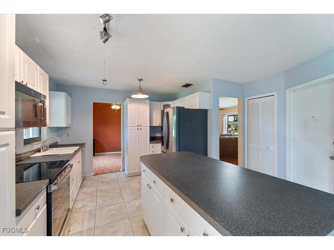 2213 SE 7th Street Cape Coral FL 33990 2025011731 image25