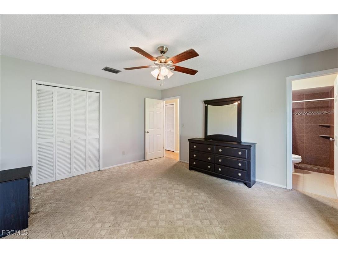 2213 SE 7th Street Cape Coral FL 33990 2025011731 image6