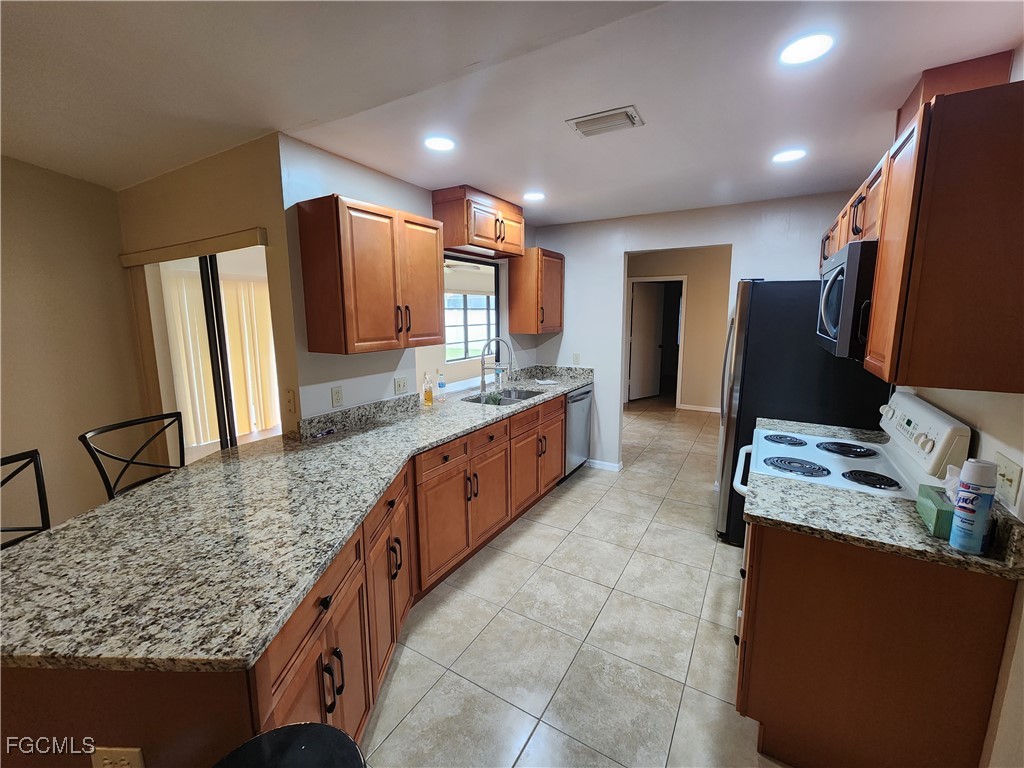 2213 SE 8th Place Cape Coral FL 33990 2025006790 image2