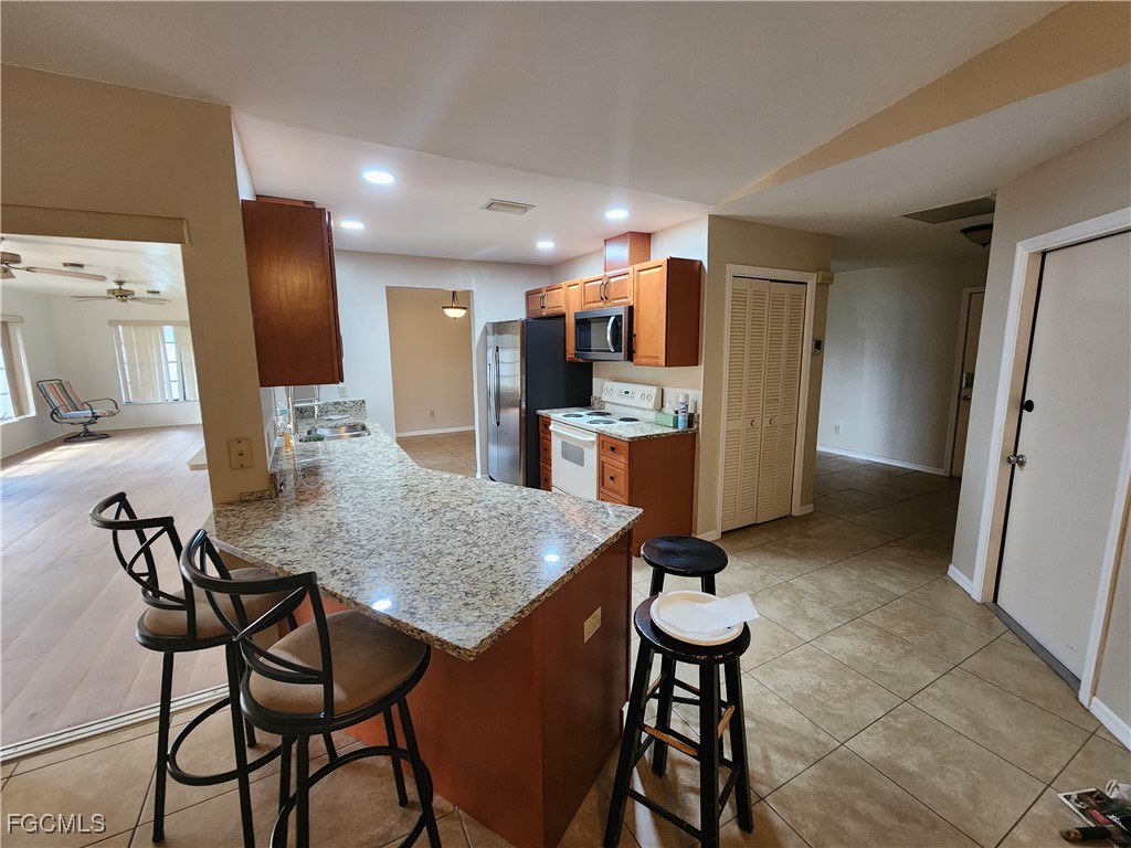 2213 SE 8th Place Cape Coral FL 33990 2025006790 image3