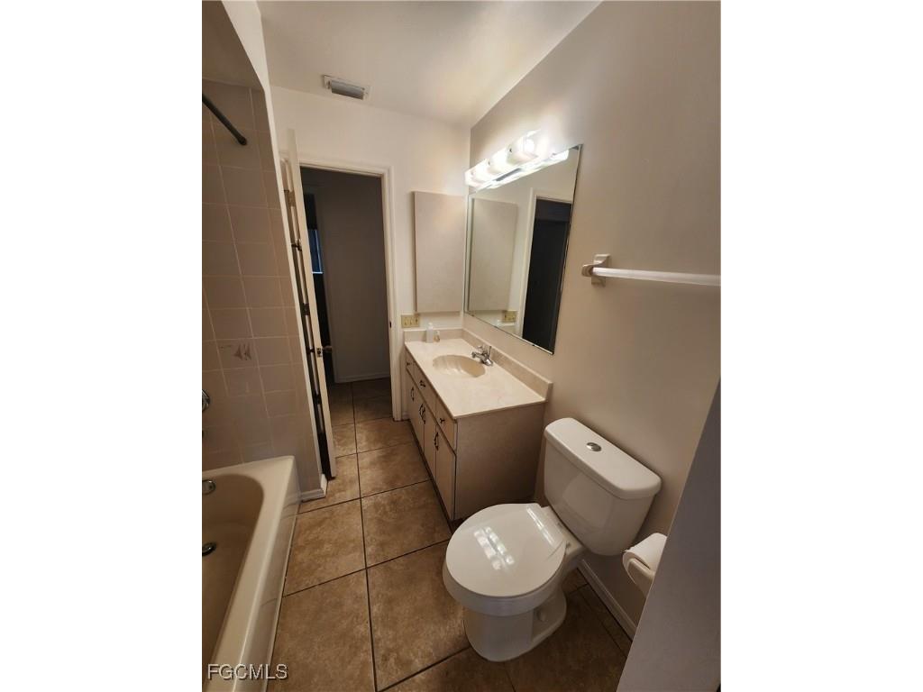 2213 SE 8th Place Cape Coral FL 33990 2025006790 image8