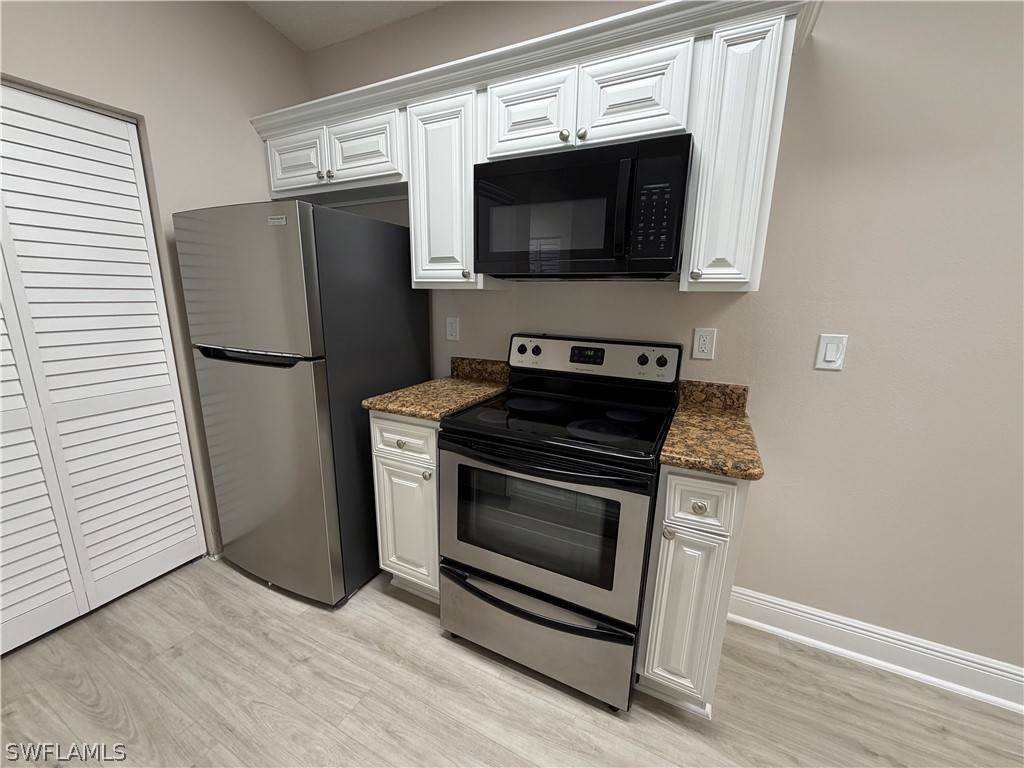2214 Arbour Walk Circle #2023 Naples FL 34109 226006692 image8