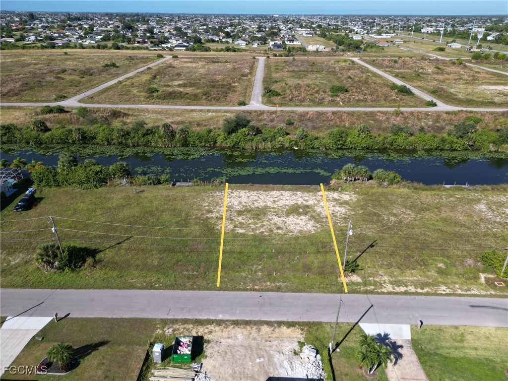 2214 NE 13th Avenue Cape Coral FL 33909 2025015551 image1