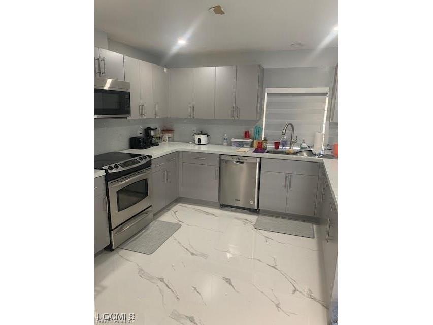 2214 SE 14th Terrace Cape Coral FL 33990 2025006248 image7