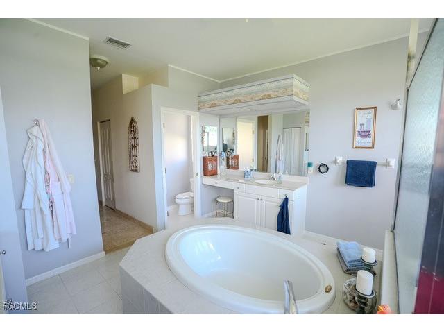 2214 SE 19th Place Cape Coral FL 33990 2025018222 image10