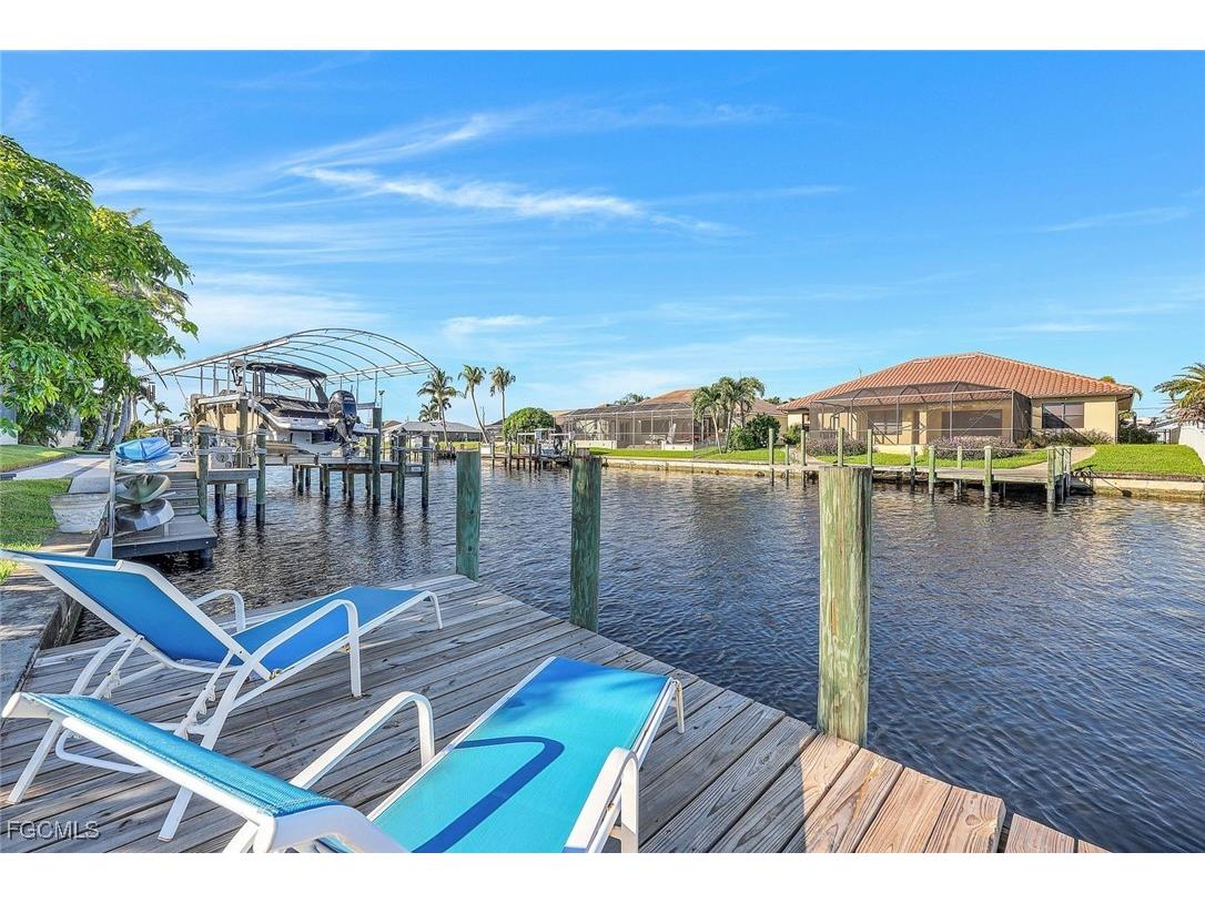 2214 SE 19th Place Cape Coral FL 33990 2025018222 image2