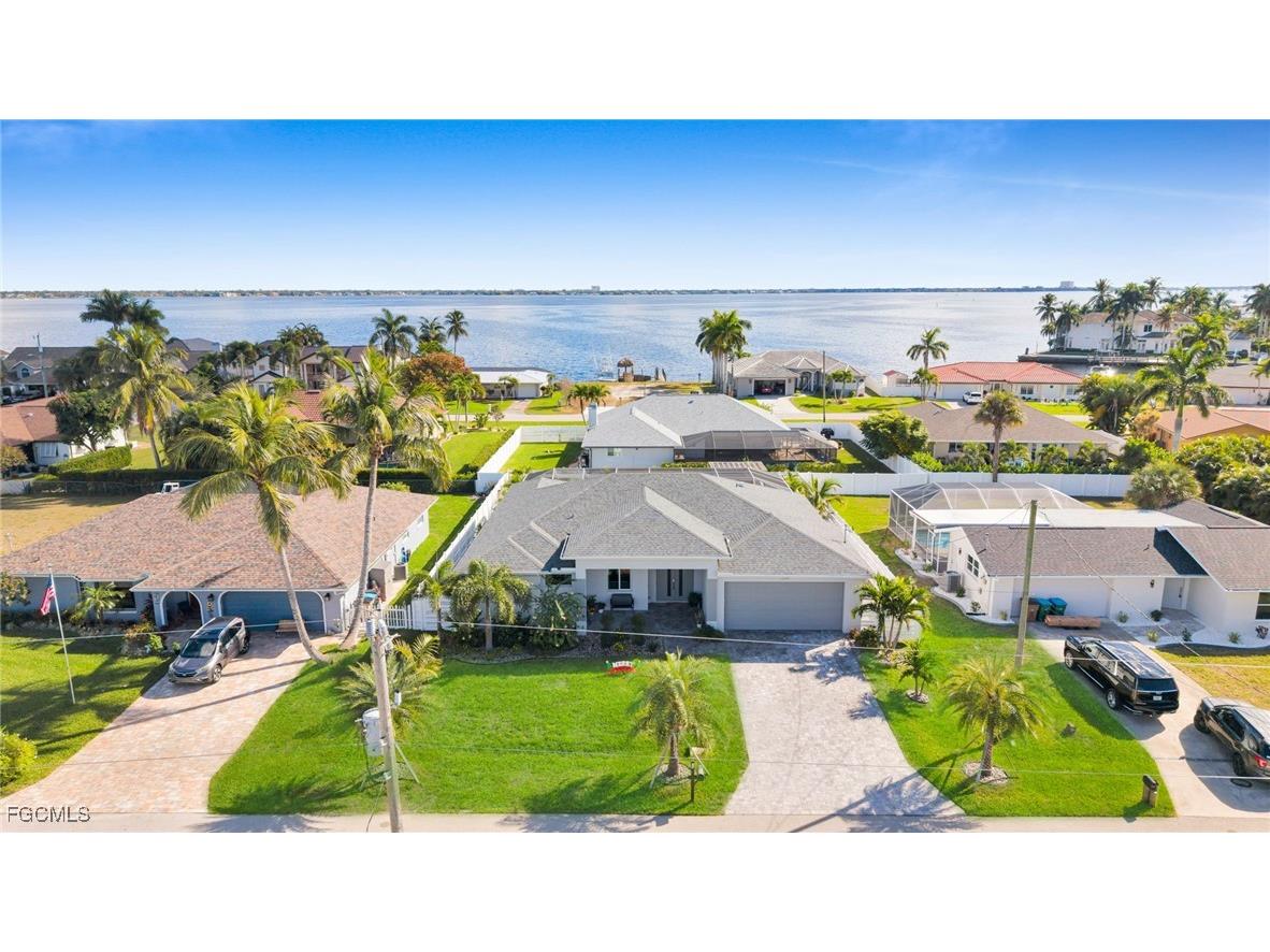 2214 SE 27th Terrace Cape Coral FL 33904 2026002170 image1