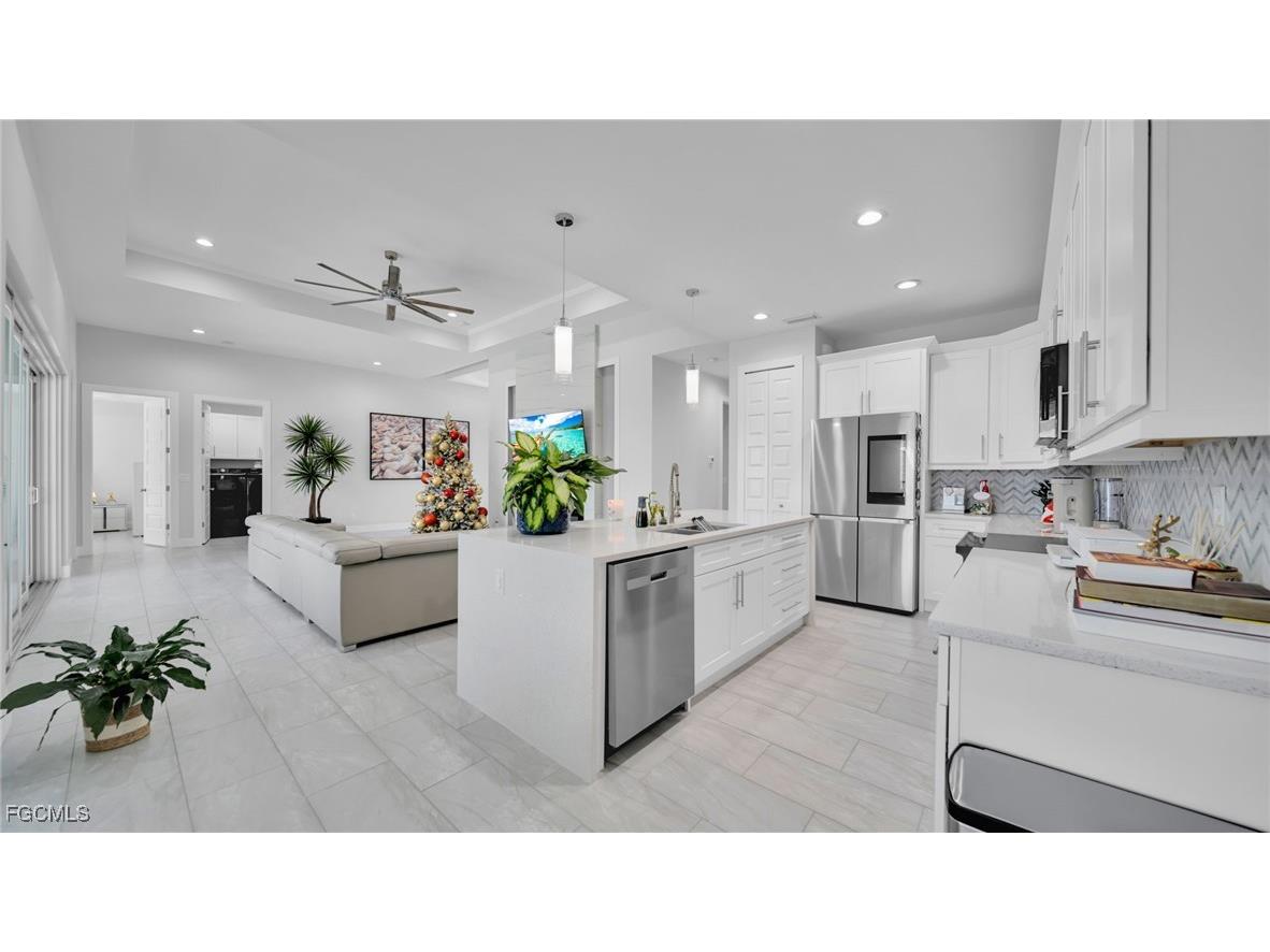 2214 SE 27th Terrace Cape Coral FL 33904 2026002170 image18