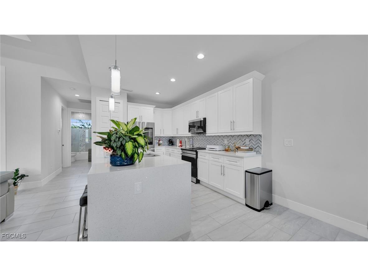 2214 SE 27th Terrace Cape Coral FL 33904 2026002170 image20