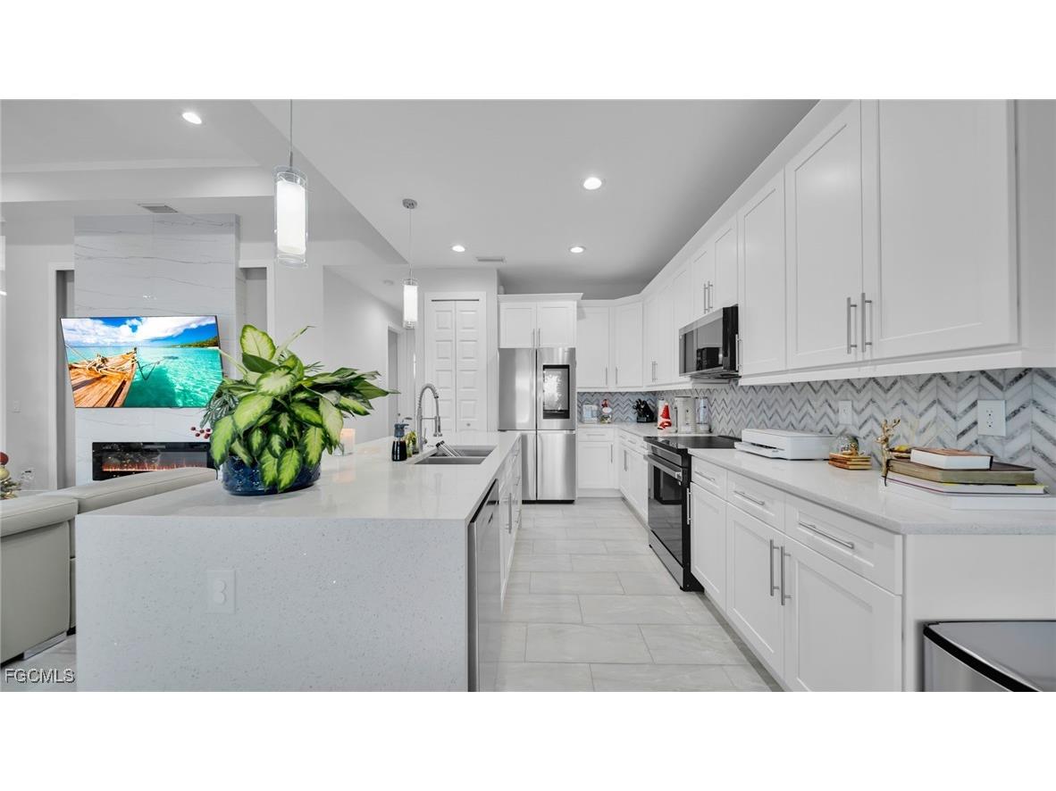 2214 SE 27th Terrace Cape Coral FL 33904 2026002170 image21