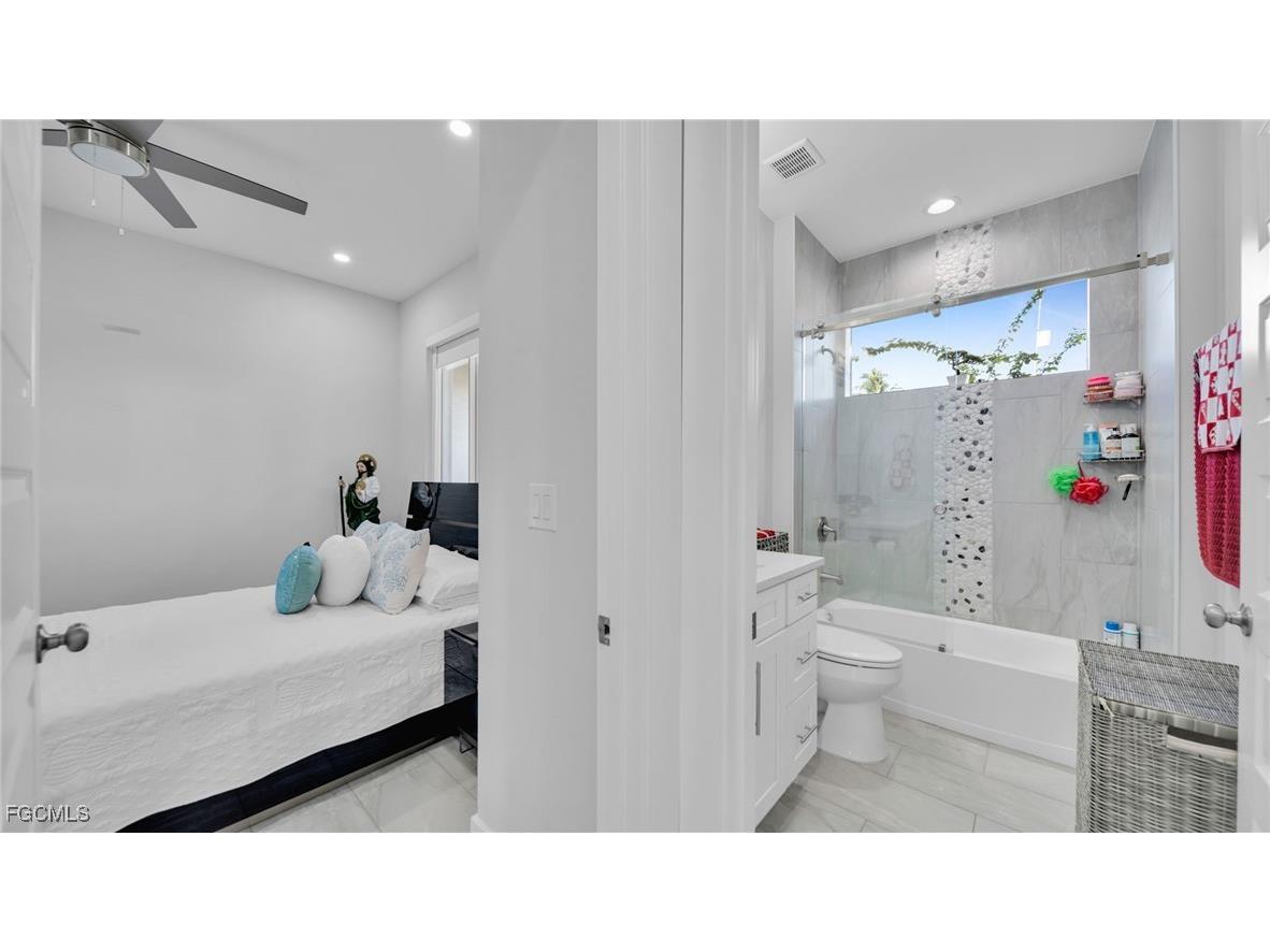 2214 SE 27th Terrace Cape Coral FL 33904 2026002170 image24