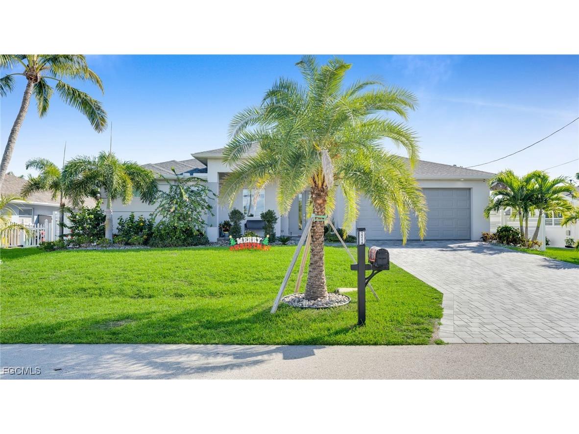 2214 SE 27th Terrace Cape Coral FL 33904 2026002170 image3
