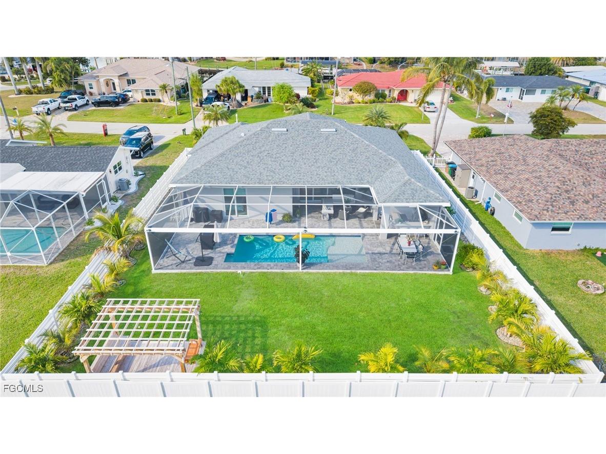2214 SE 27th Terrace Cape Coral FL 33904 2026002170 image4