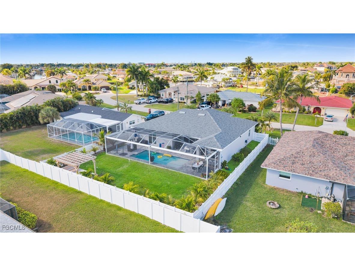 2214 SE 27th Terrace Cape Coral FL 33904 2026002170 image6