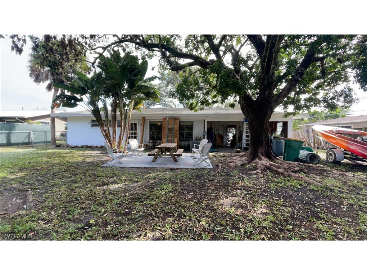 2215 41st Terrace SW Naples FL 34116 223084362 image1