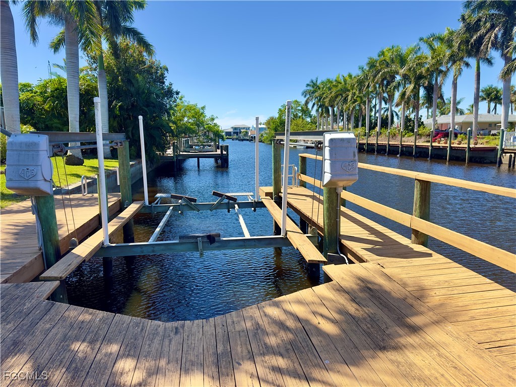 2215 Channel Way North Fort Myers FL 33917 2025004401 image11