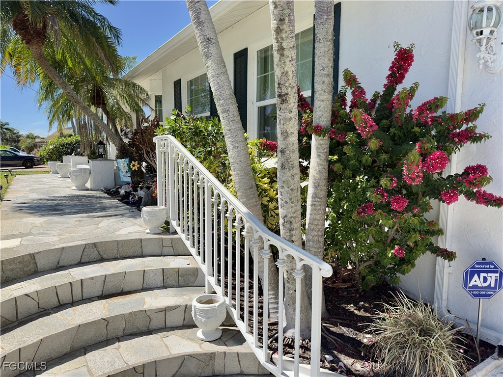 2215 Channel Way North Fort Myers FL 33917 2025004401 image2
