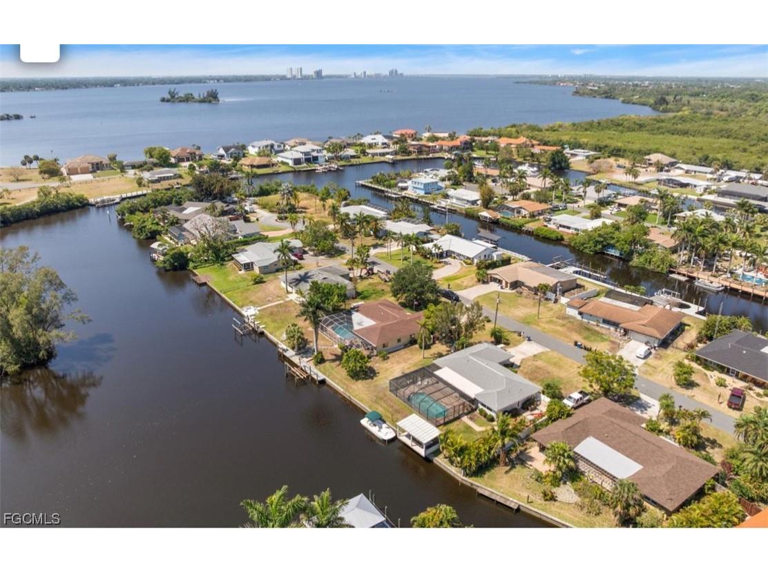2215 Channel Way North Fort Myers FL 33917 2025004401 image30