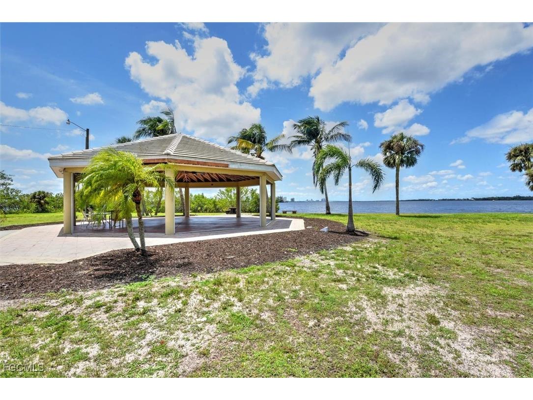 2215 Channel Way North Fort Myers FL 33917 2025004401 image31