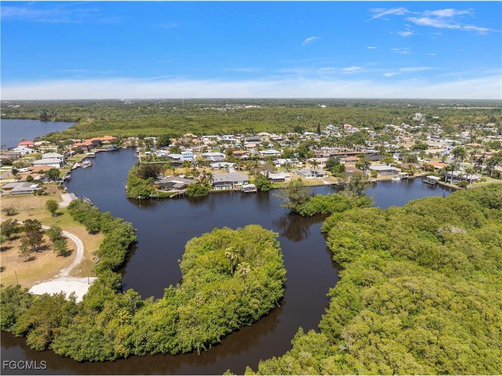 2215 Channel Way North Fort Myers FL 33917 2025004401 image33