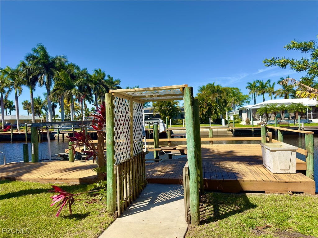 2215 Channel Way North Fort Myers FL 33917 2025004401 image9