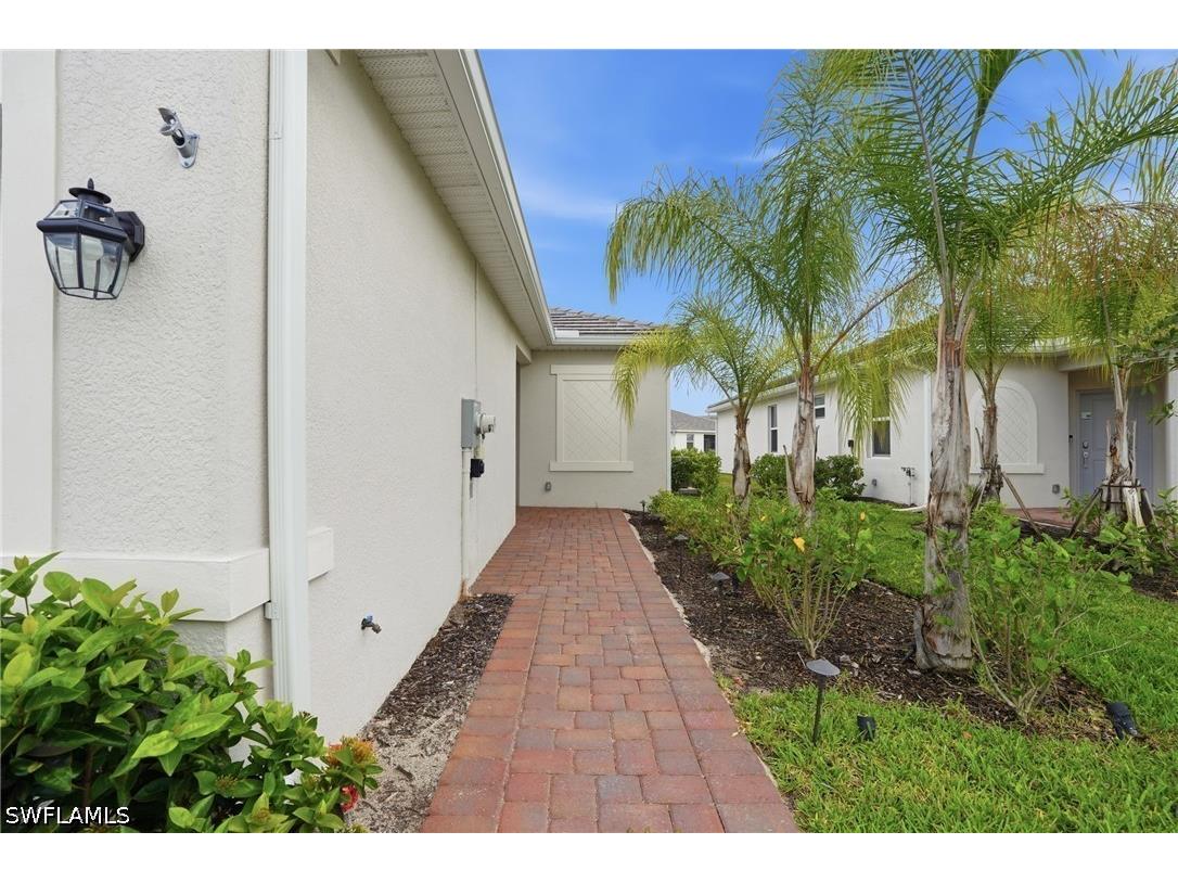 2215 Dragonfruit Way Naples FL 34120 226021170 image3
