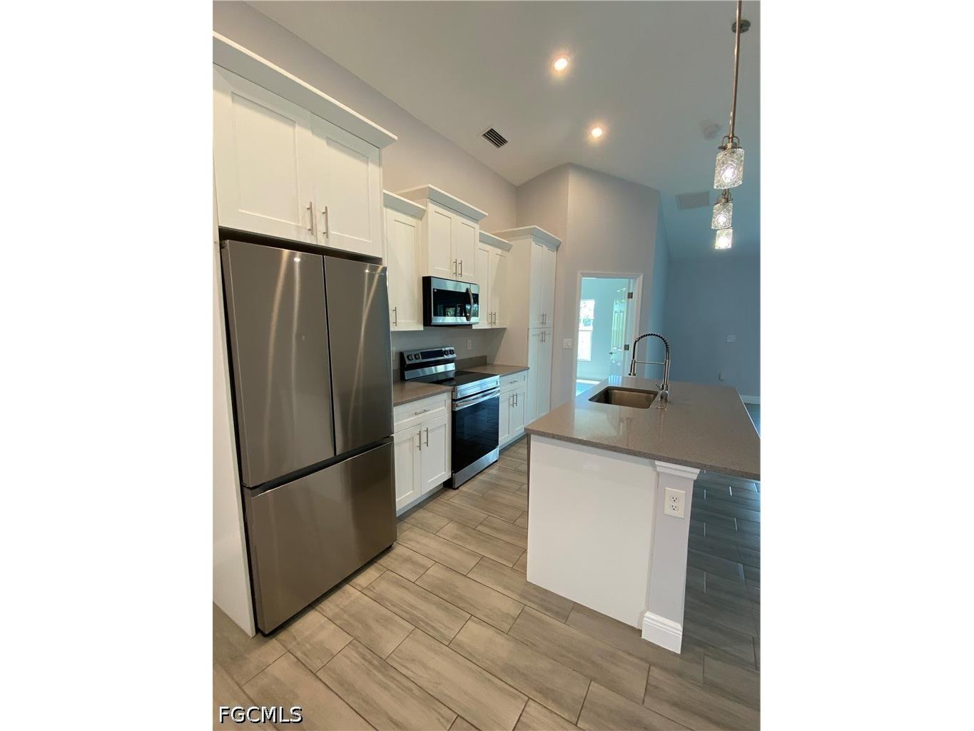 2215 Hogan Drive Lehigh Acres FL 33973 2026029180 image3