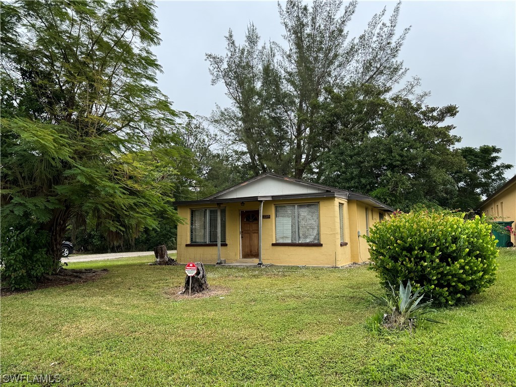 2215 Pineland Avenue Naples FL 34112 223084495 image1