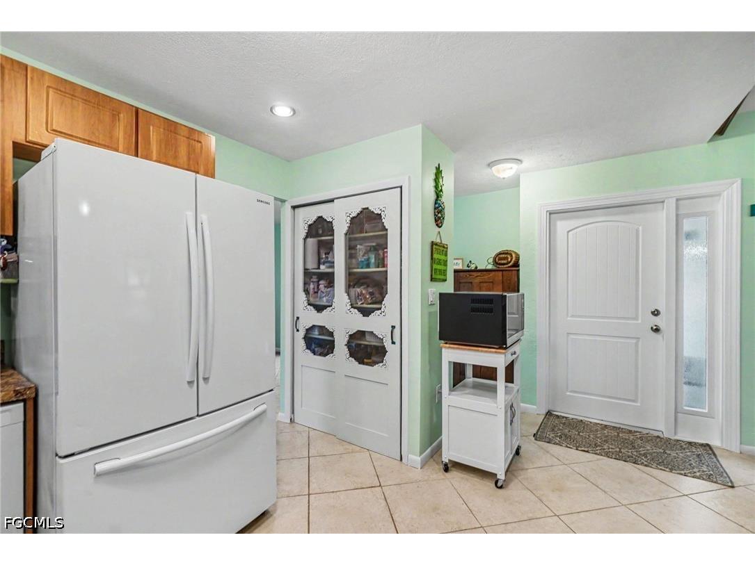 2215 SE 8th Street Cape Coral FL 33990 2026021520 image11