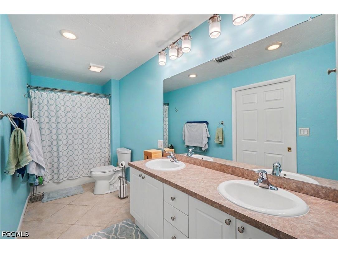 2215 SE 8th Street Cape Coral FL 33990 2026021520 image15