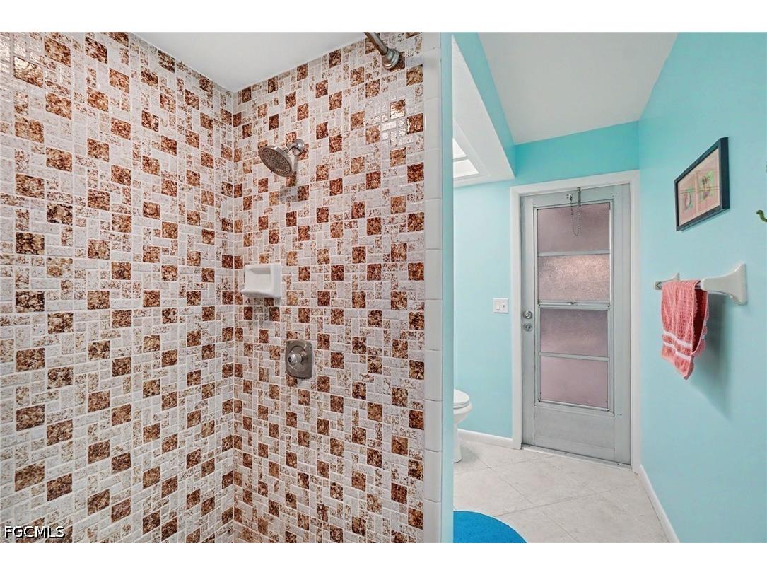 2215 SE 8th Street Cape Coral FL 33990 2026021520 image18