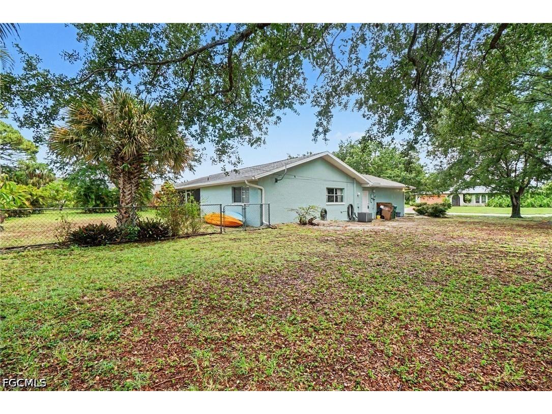 2215 SE 8th Street Cape Coral FL 33990 2026021520 image24
