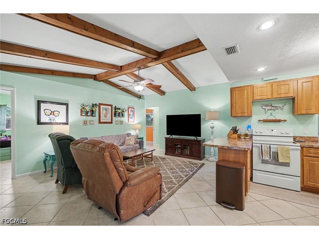 2215 SE 8th Street Cape Coral FL 33990 2026021520 image5