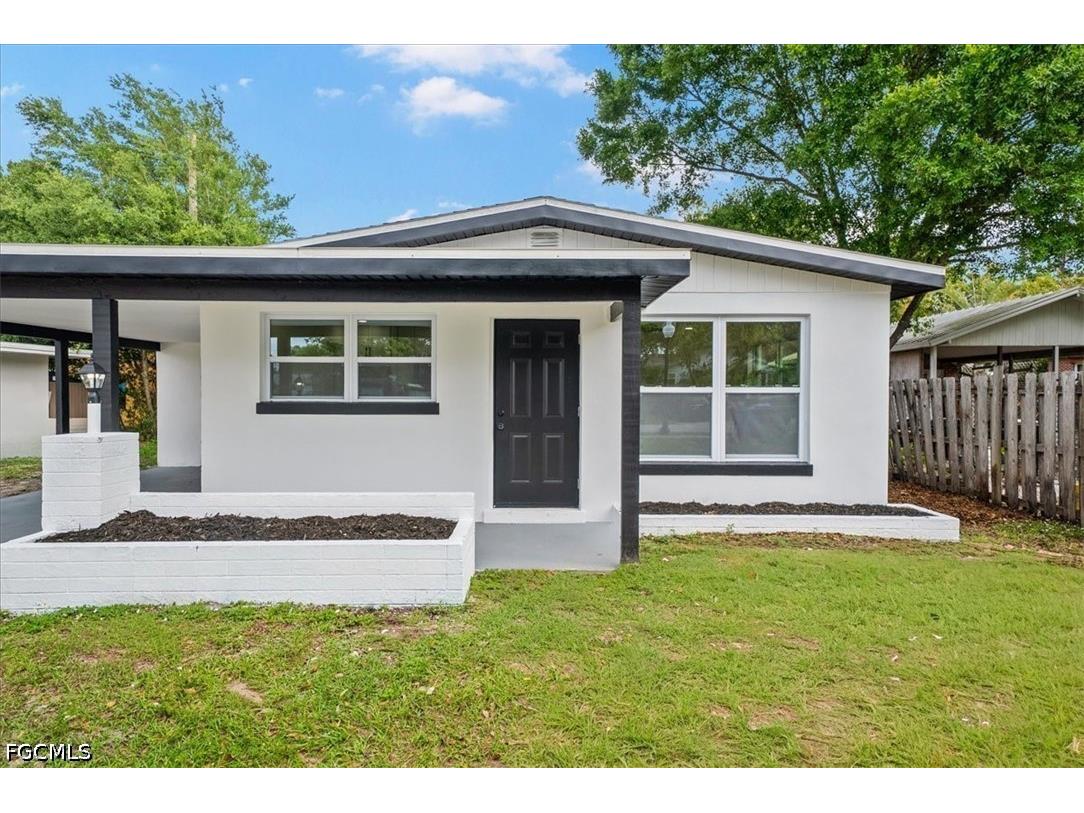 2215 South Street Fort Myers FL 33901 2026016757 image4