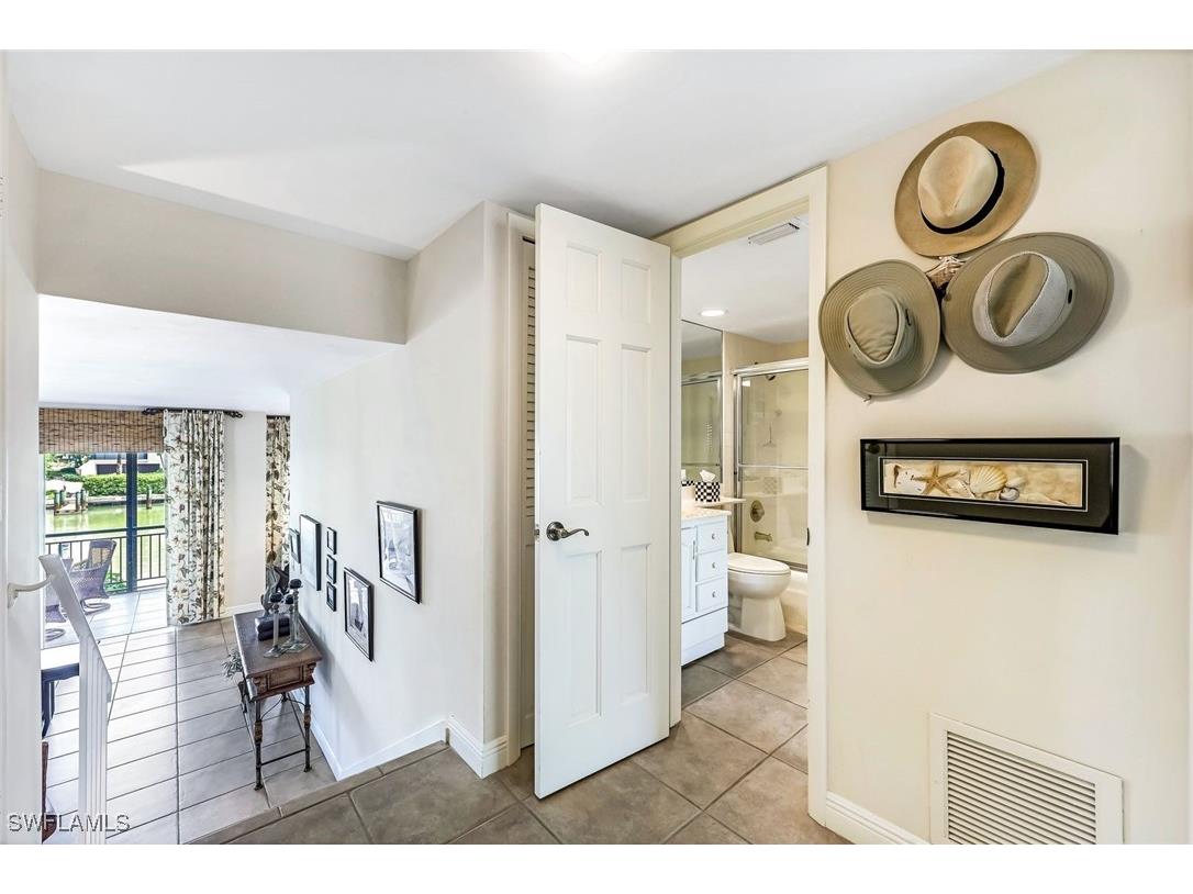 2216 Gulf Shore Boulevard N #R3 Naples FL 34102 225059694 image5