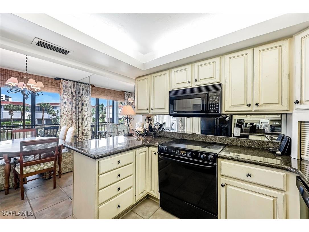 2216 Gulf Shore Boulevard N #R3 Naples FL 34102 225059694 image8