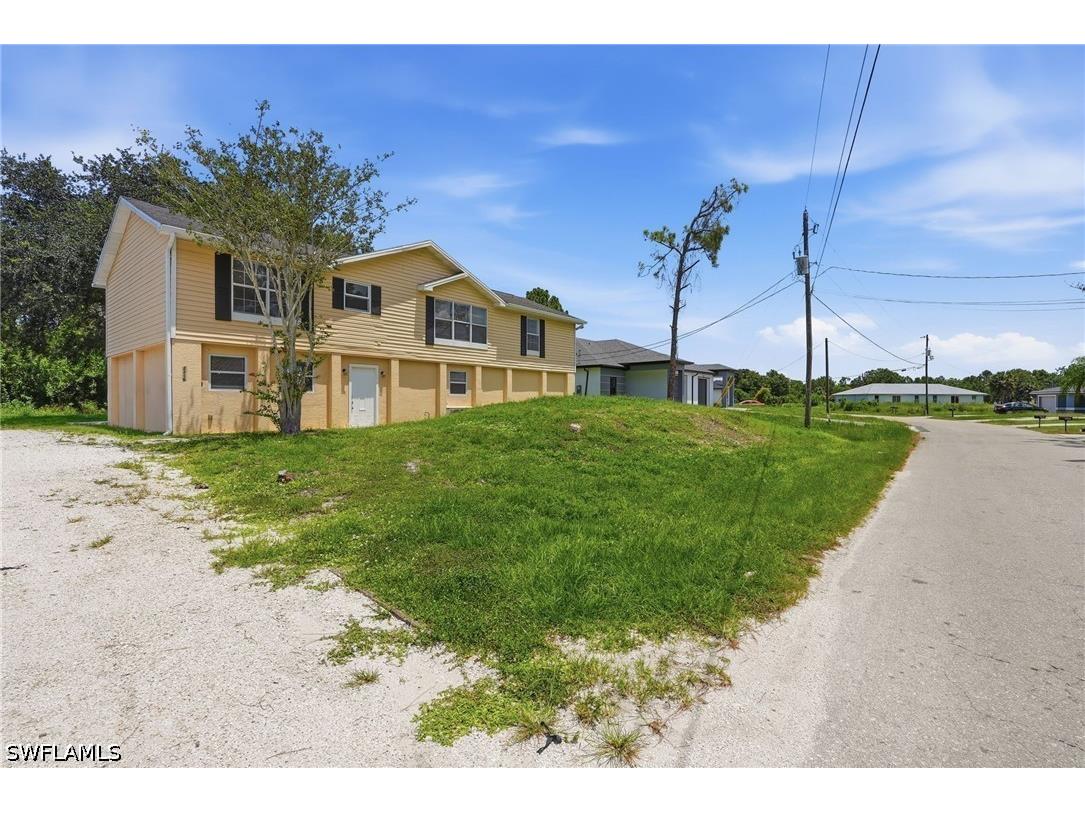2216 Leda Avenue S Lehigh Acres FL 33973 226026895 image2