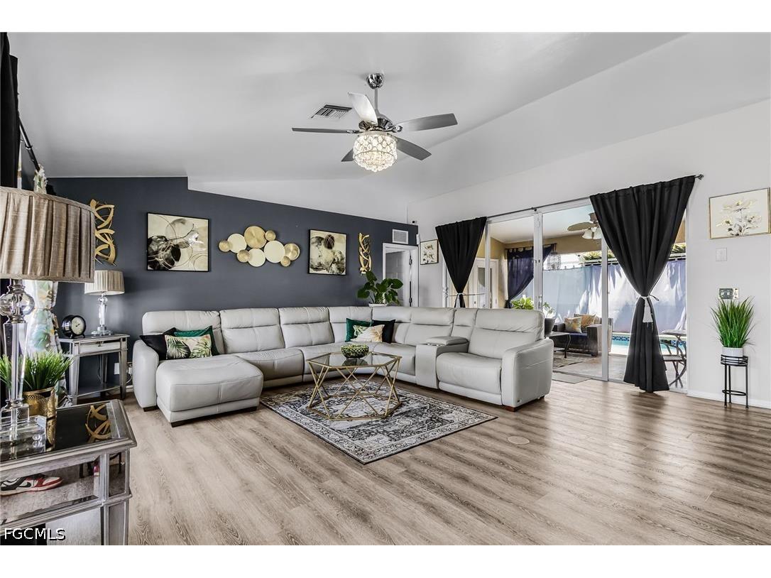 2216 NE 7th Place Cape Coral FL 33909 2026020908 image10