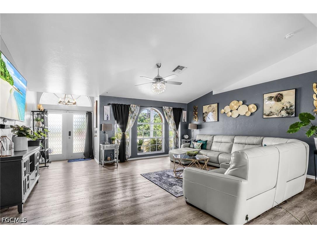 2216 NE 7th Place Cape Coral FL 33909 2026020908 image9