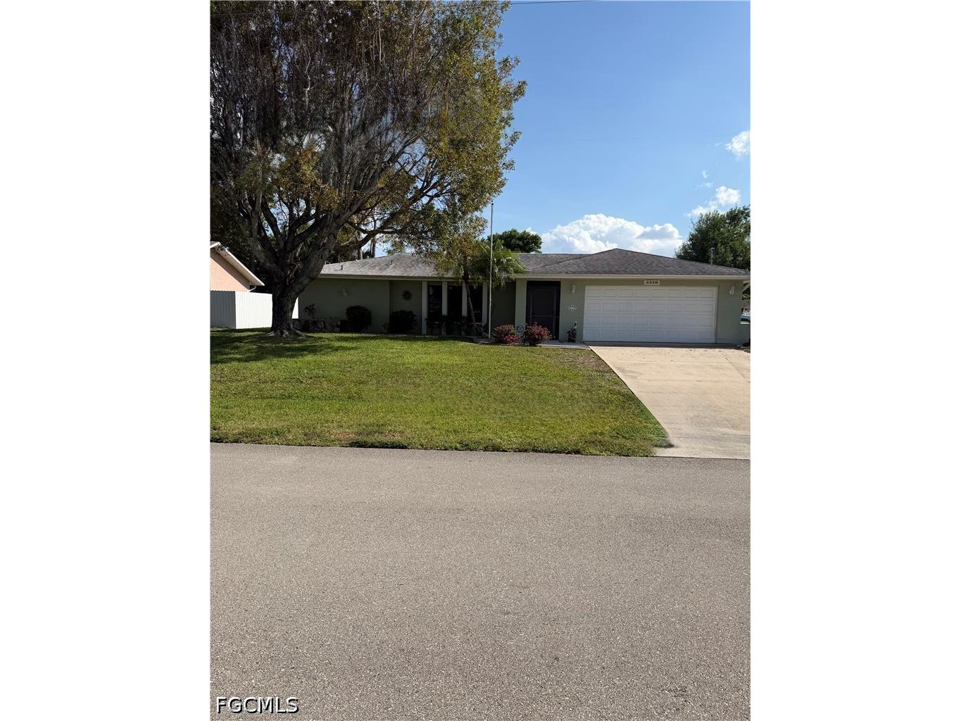 2216 SE 3rd Street Cape Coral FL 33990 2026015310 image1