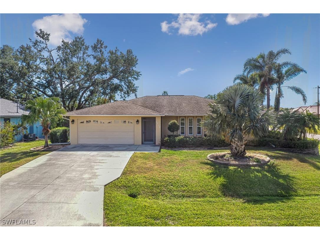 2216 SE 8th Terrace Cape Coral FL 33990 223004713 image1