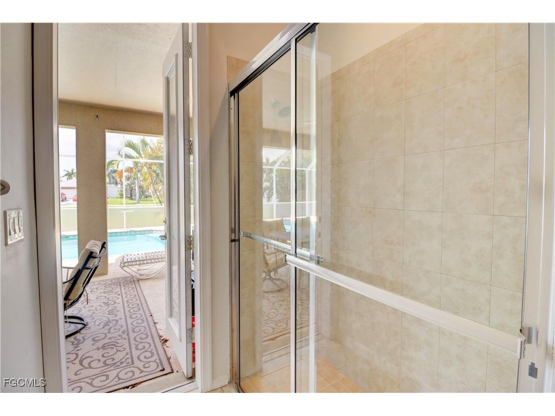 2216 SW 43rd Lane Cape Coral FL 33914 2025000639 image16
